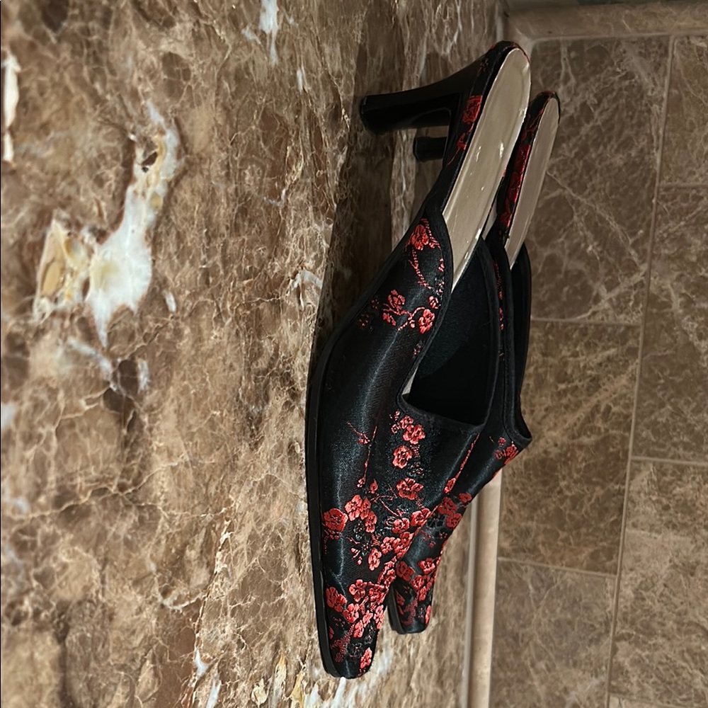 Black and Red Textured Mules